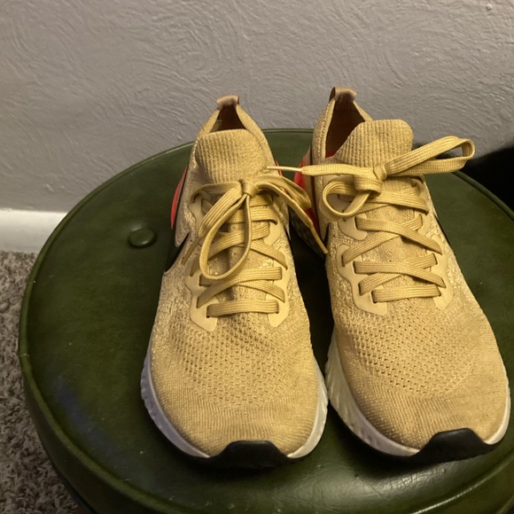 New Epic React Flyknit 2 Running Shoe - Picture 6 of 7